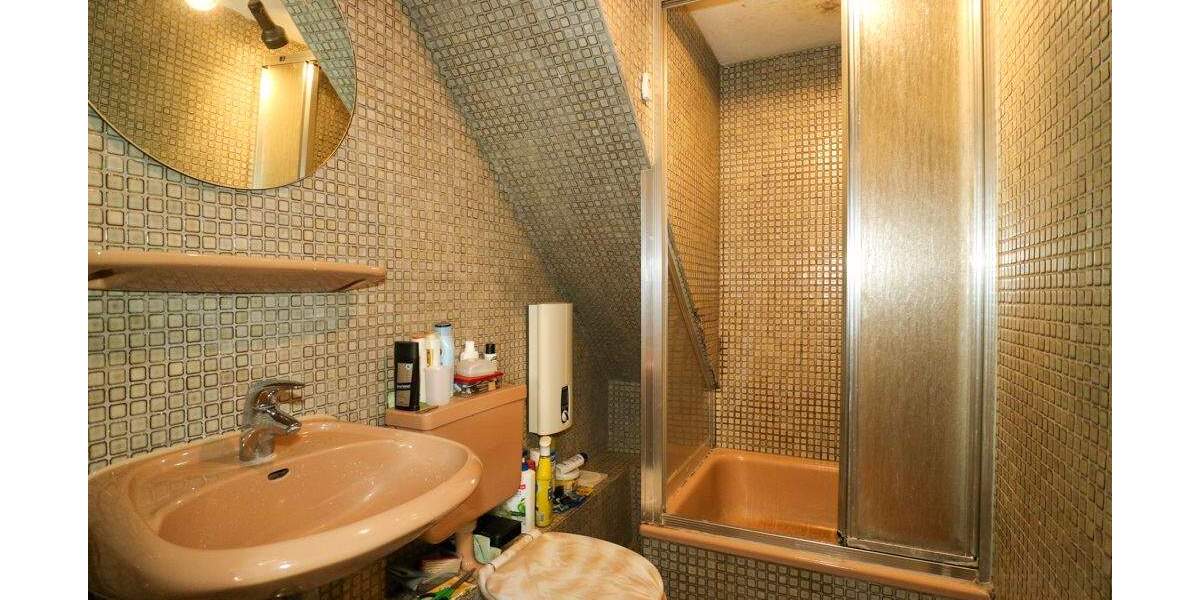 Mehrfamilienhaus, Wohnhaus Neuss Dreikönigenviertel - 6 Zimmer, 132 m&sup2;, 350.000&euro; | Angebot:25736790