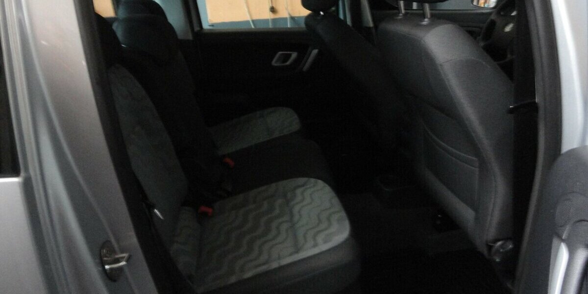 Skoda Roomster 1,6 Style Plus Edit. Autom Klimatr.1.Hd 113.000 km 7.490 € Neuss 41462