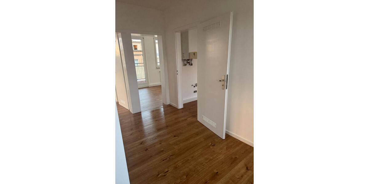 Dachgeschoßwohnung Köln Mülheim - 1 Zimmer, 107 m&sup2;, 640&euro; | Angebot:25992716
