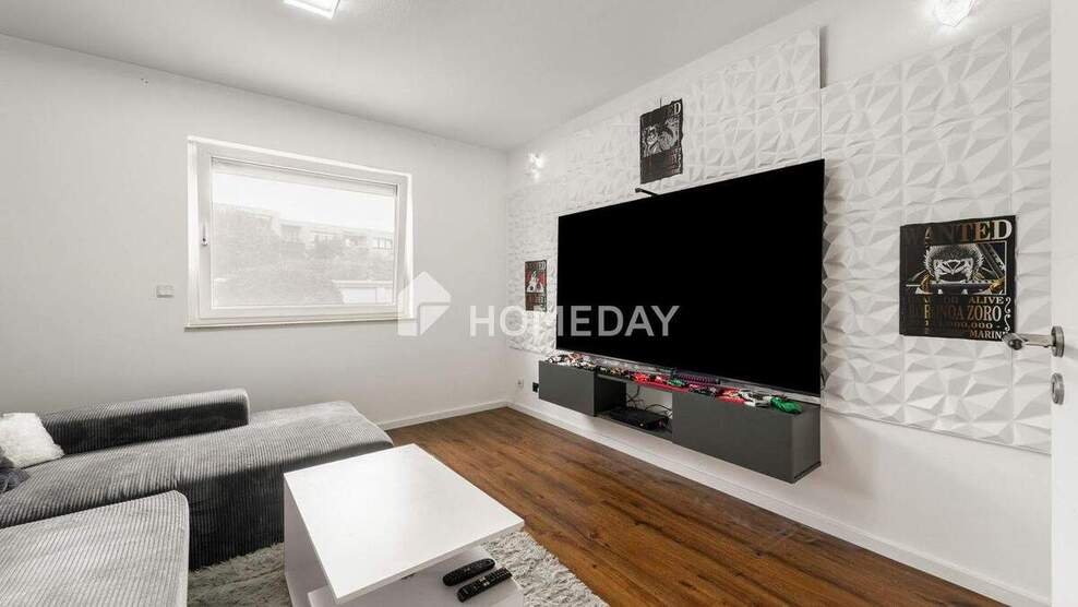 Helle 2-Zimmer-Hochparterrewohnung - frisch saniert, Stellplatz & Keller inklusive 2 zimmer