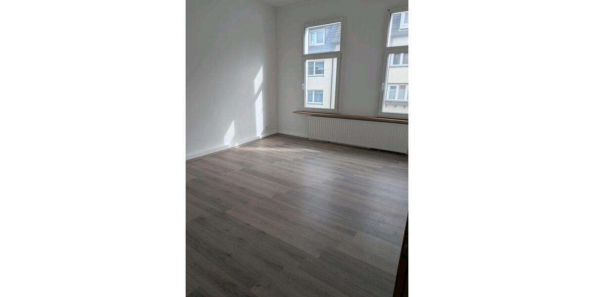 Etagenwohnung Schwelm - 4 Zimmer, 110 m&sup2;, 1.200&euro; | Angebot:25943765