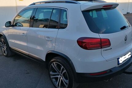 VW Tiguan 135.000 km 15.800 € Düsseldorf 40229