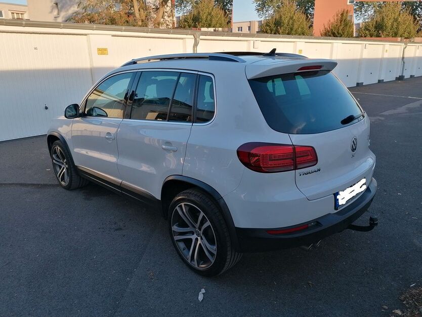 VW Tiguan 135.000 km 15.800 € Düsseldorf 40229