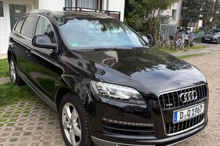 Audi Q7 160.000 km 18.490 &euro; Düsseldorf 40599