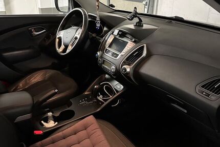 Hyundai ix35 111.000 km 12.900 € Düsseldorf 40237