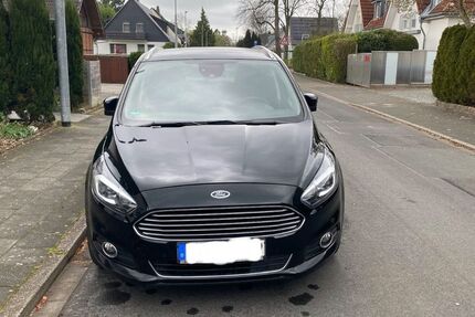 Ford S-Max 135.000 km 17.800 &euro; Düsseldorf 40593