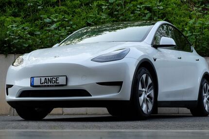 Tesla Model Y 35.039 km 33.280 &euro; Köln 50996