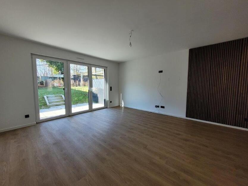 Ihr Perfektes Eigenheim: modernes Reiheneckhaus mit Garten und Doppelstellplatz