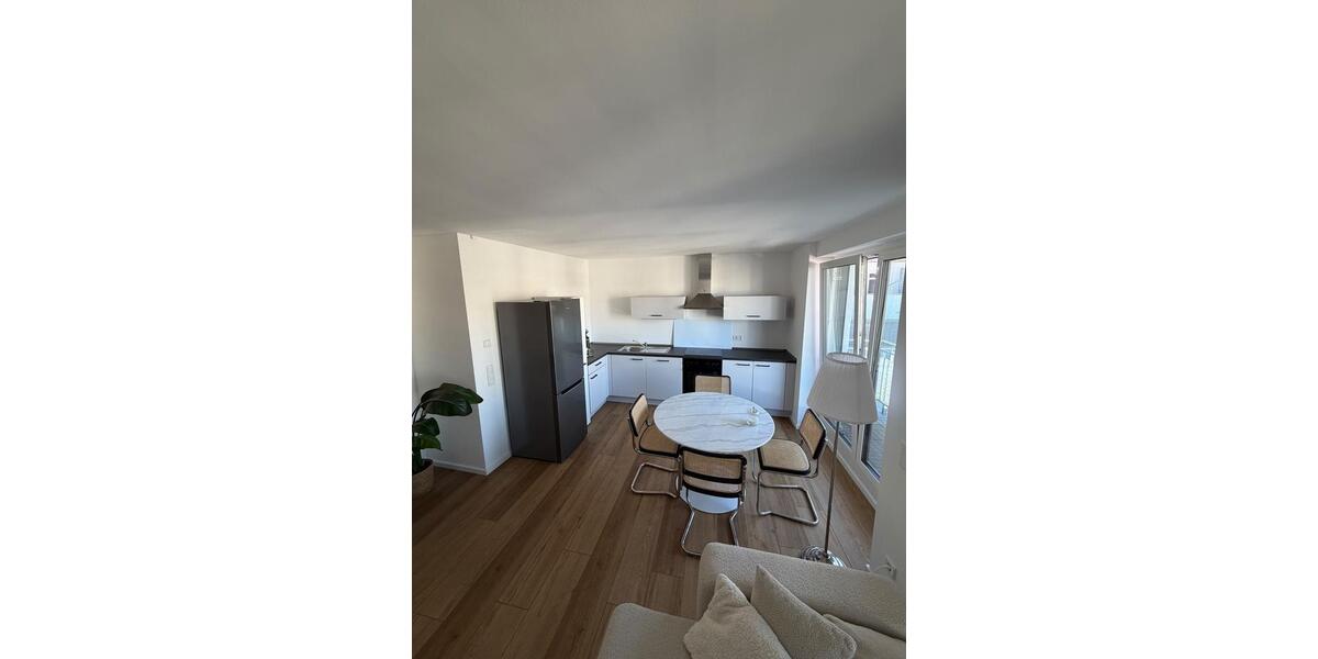 Etagenwohnung Düsseldorf Stadtmitte - 2 Zimmer, 56 m&sup2;, 990&euro; | Angebot:27623445