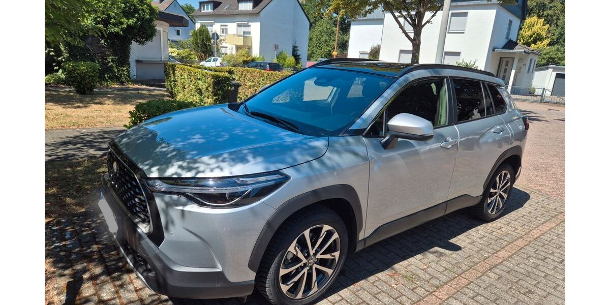 Toyota Corolla Cross 20.300 km 29.900 &euro; Leverkusen 51375