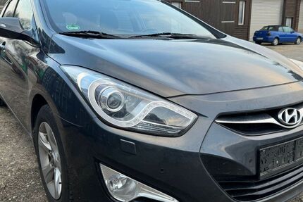 Hyundai i40 211.000 km 3.750 € Wuppertal 42389