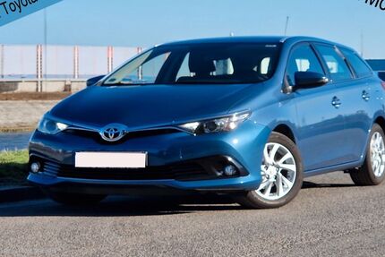 Toyota Auris 141.928 km 8.950 &euro; Neuss 41460