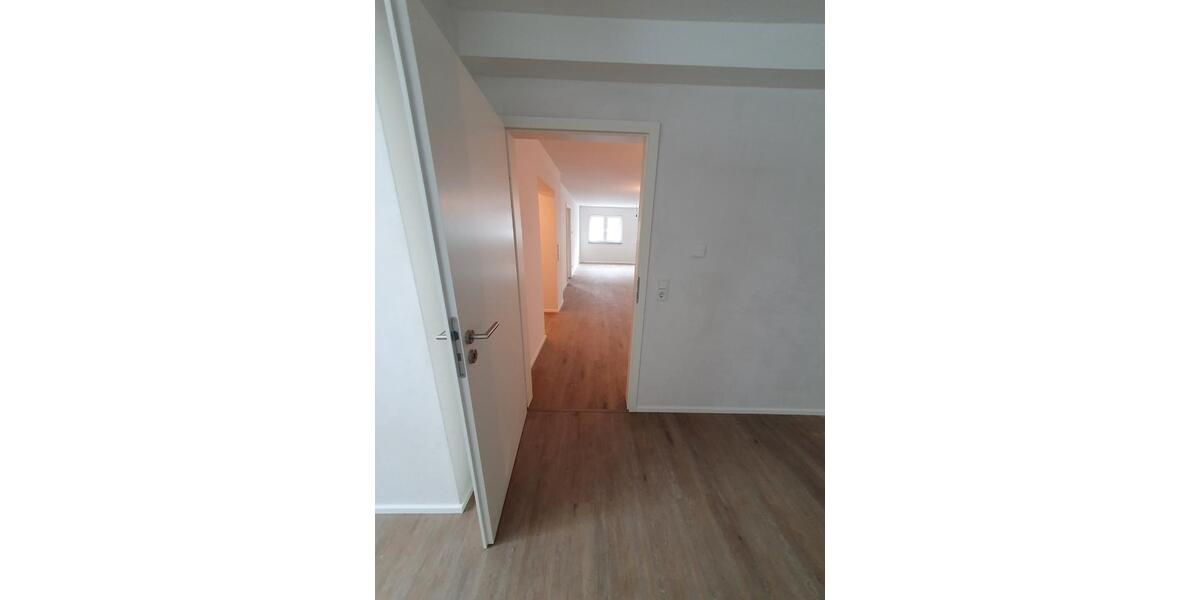 Etagenwohnung Bergisch Gladbach Alt-Frankenforst - 3 Zimmer, 114 m&sup2;, 1.550&euro; | Angebot:27624008
