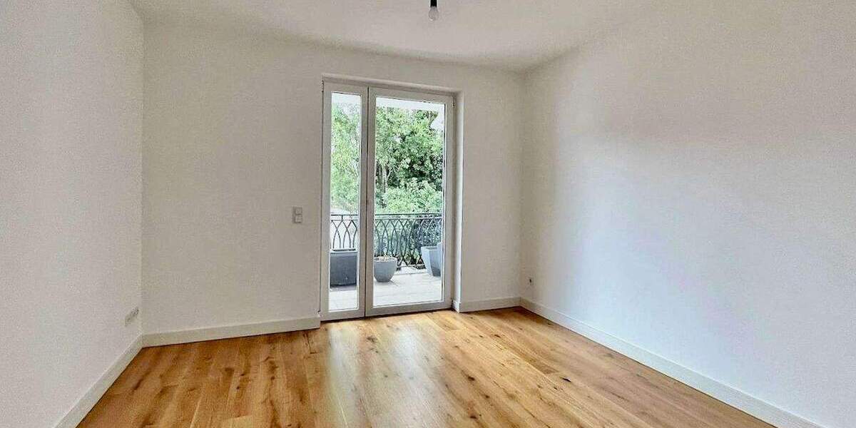 Etagenwohnung Düsseldorf Friedrichstadt - 3 Zimmer, 162 m&sup2;, 2.500&euro; | Angebot:25471854