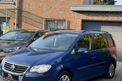 VW Touran 140.000 km 4.999 &euro; Solingen 42651