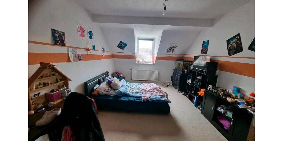 Dachgeschoßwohnung Wuppertal Gemarkung Elberfeld - 4 Zimmer, 90 m&sup2;, 1.010&euro; | Angebot:25933004