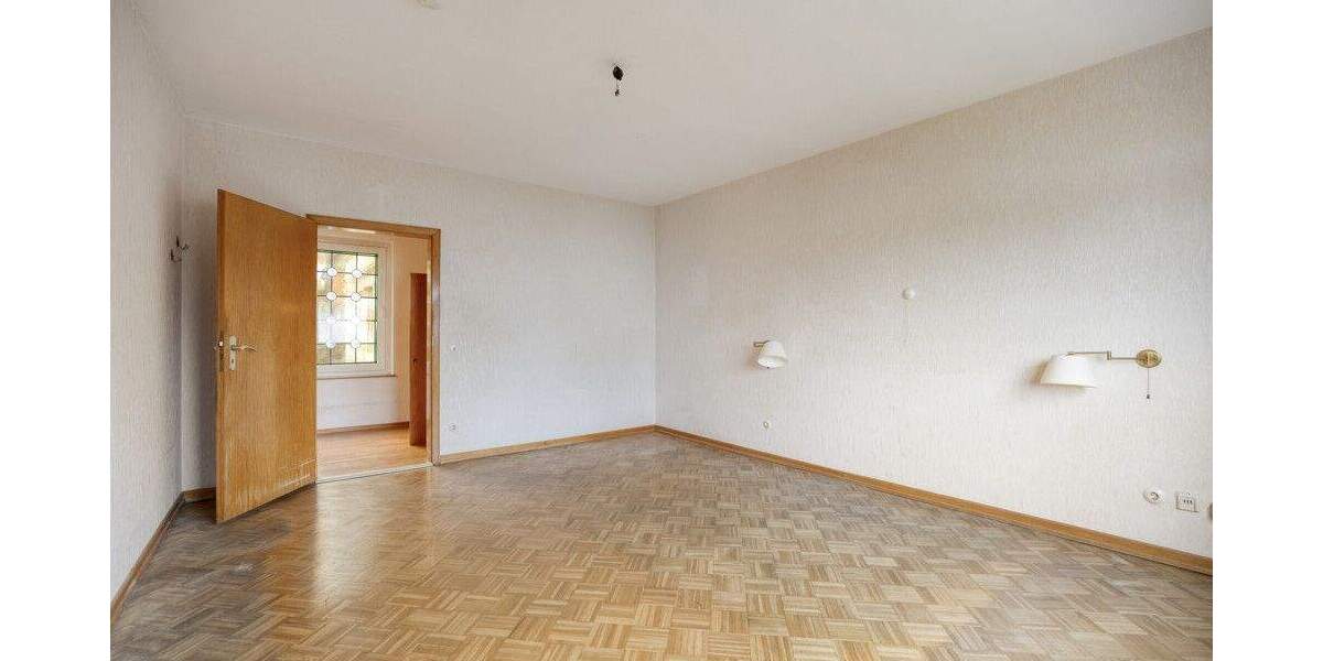 Großzügiges Einfamilienhaus mit zwei Einliegerwohnungen in Odenthal Eikamp - Mehrfamilienhaus, Wohnhaus Odenthal / Eikamp Eikamp | Angebot:25900153