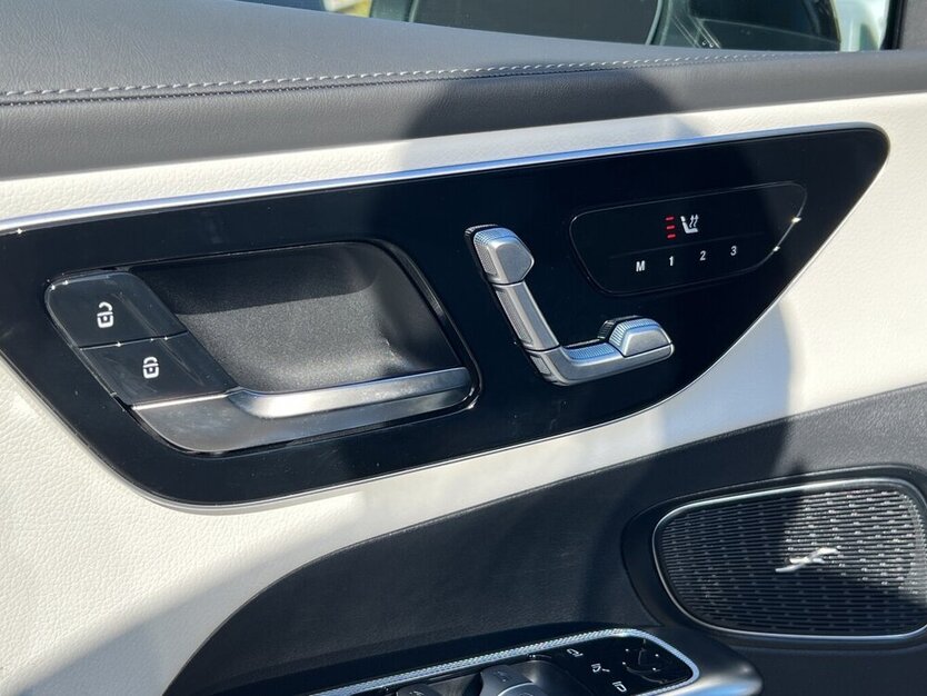 Mercedes-Benz GLC 220 d 4M AMG Pano Leder Memory MBUX 360° 9.229 km 53.500 € Wuppertal 42327
