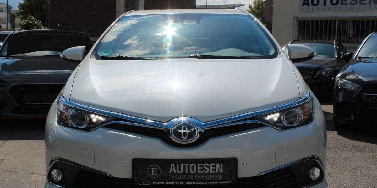 Toyota Auris 69.000 km 13.900 &euro; Neuss 41468