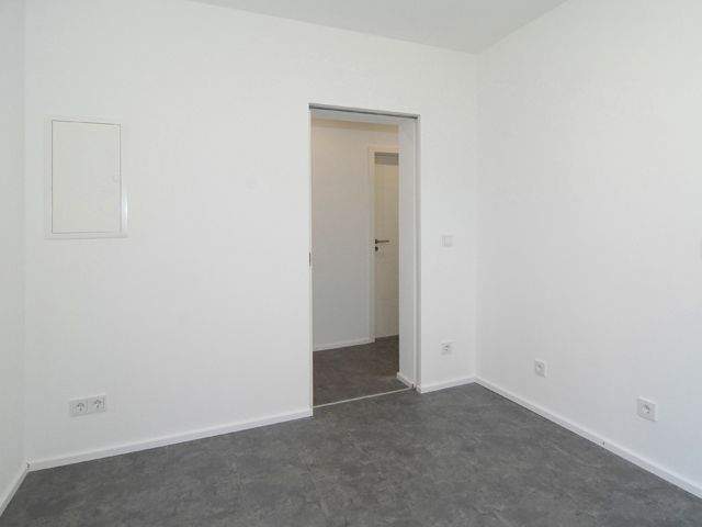 Düsseldorf-Unterrath: 3-Zimmer ETW mit Küche, Bad u. Flur ... plus 27 m² Nutzfläche im UG inkl. Gartennutzung ... Erstbezug nach Totalsanierung 3 zimmer