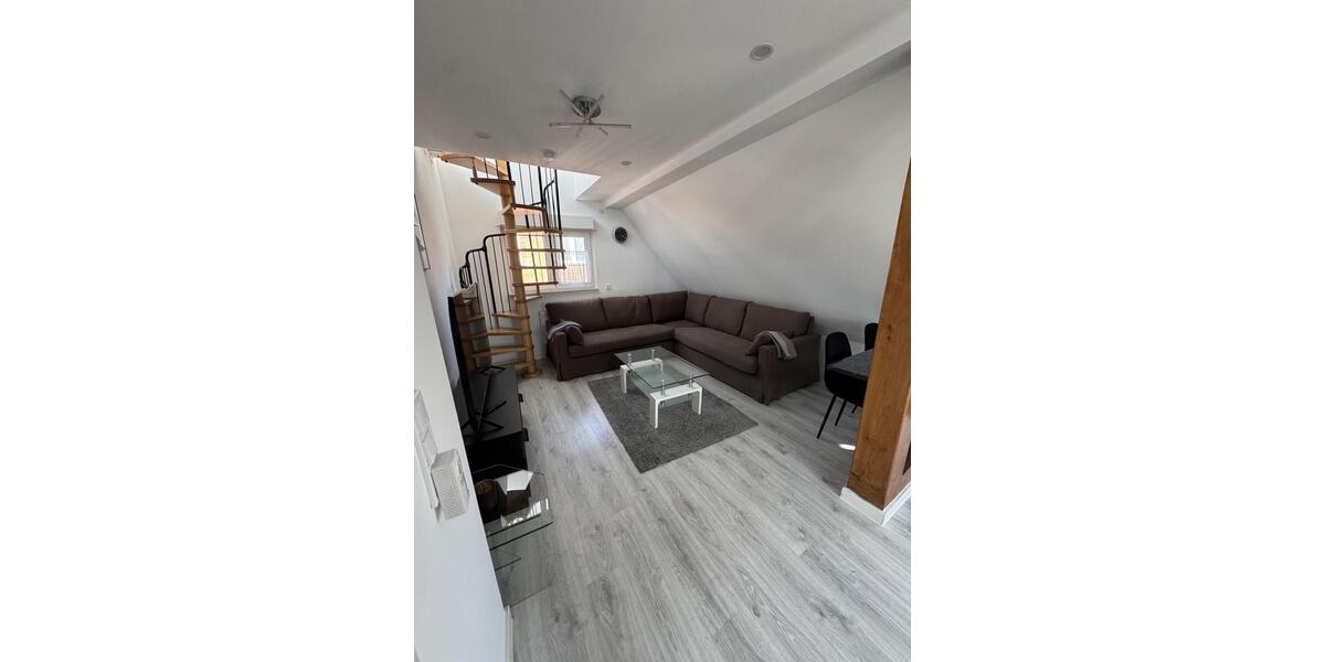 Dachgeschoßwohnung Düsseldorf Stadtbezirk 5 - 2 Zimmer, 80 m&sup2;, 1.400&euro; | Angebot:26479425