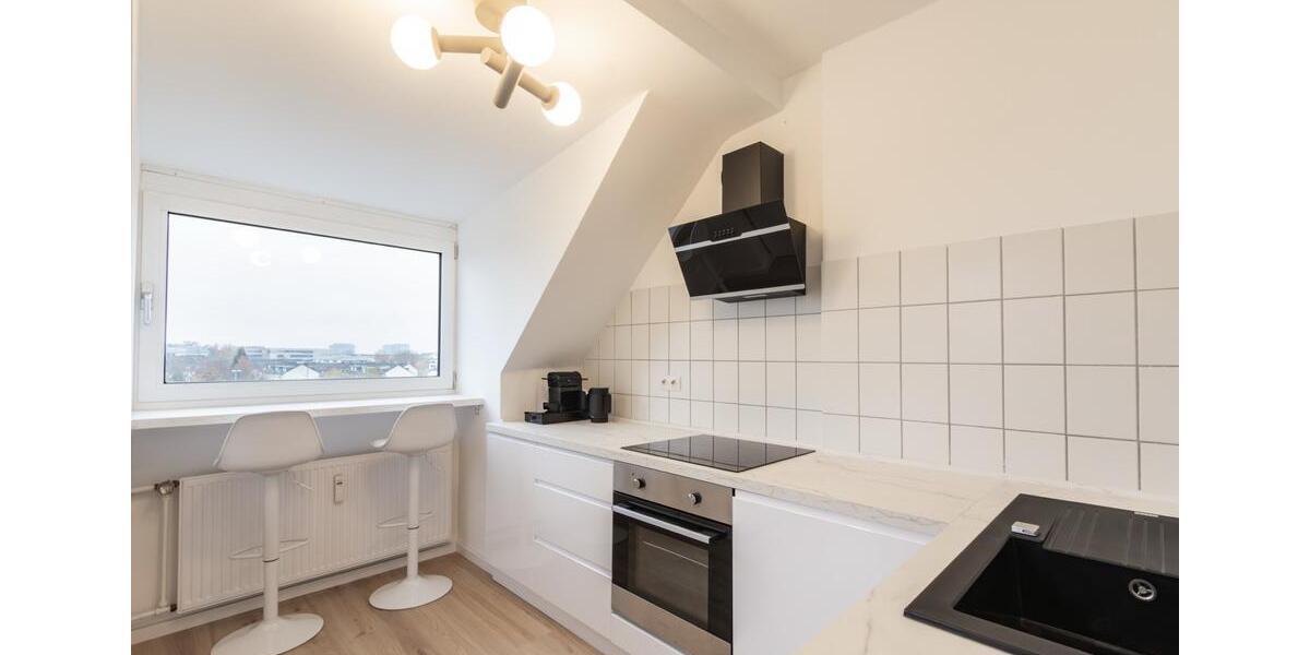 Dachgeschoßwohnung Düsseldorf Düsseltal - 4 Zimmer, 100 m&sup2;, 595.000&euro; | Angebot:24604999