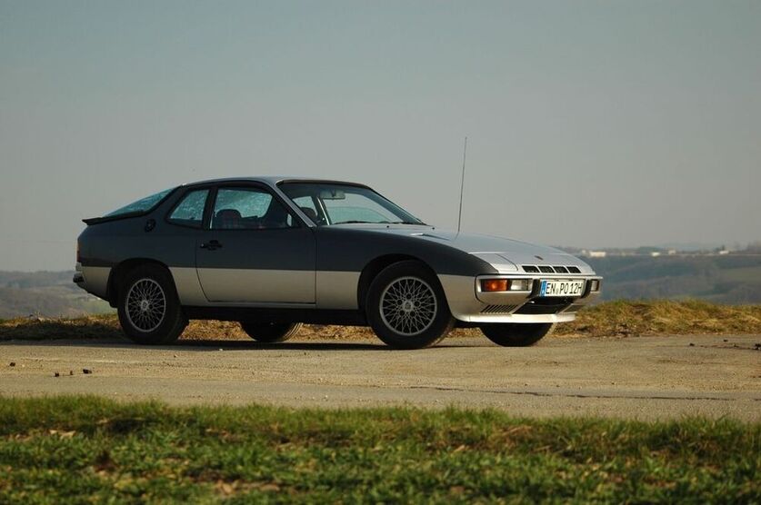 924