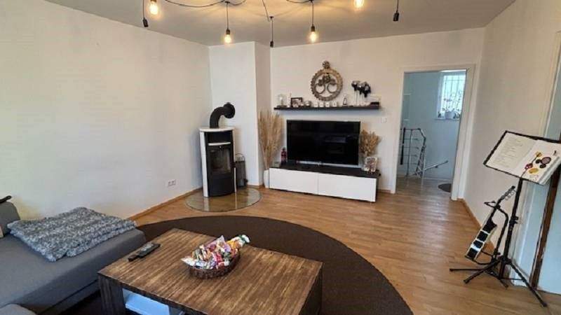 Etagenwohnung Leverkusen Wiesdorf - 5 Zimmer, 180 m&sup2;, 530.000&euro; | Angebot:24390099