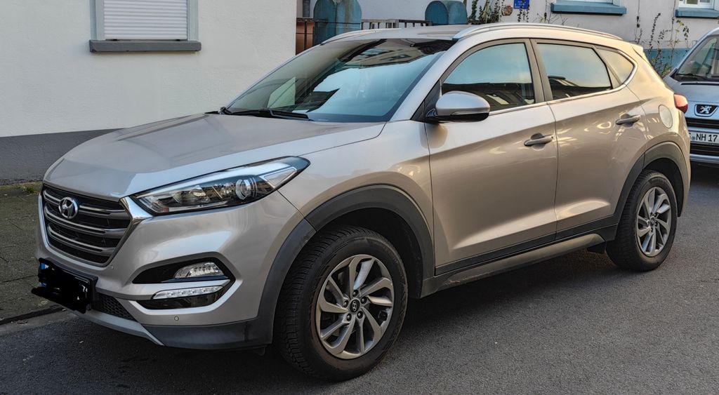 Hyundai TUCSON 83.000 km 14.399 &euro; Solingen 42697