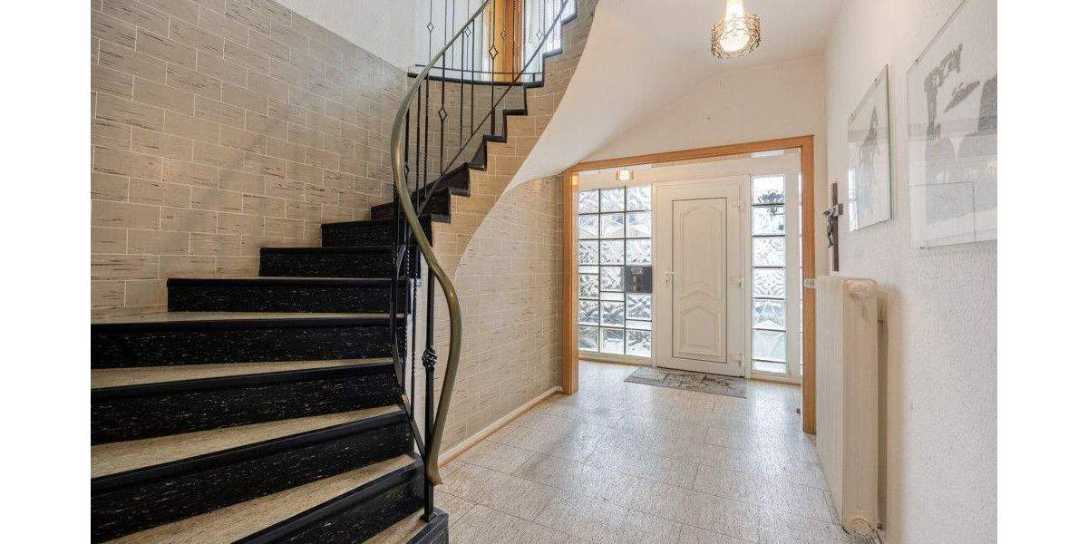 Großzügiges Einfamilienhaus mit zwei Einliegerwohnungen in Odenthal Eikamp - Mehrfamilienhaus, Wohnhaus Odenthal / Eikamp Eikamp | Angebot:25900153