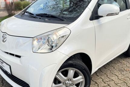 Toyota IQ 119.000 km 6.490 € Köln/Wahn 51147
