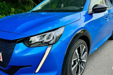 Peugeot 208 17.000 km 14.999 € Engelskirchen 51766