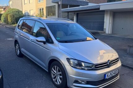 VW Touran 218.000 km 12.500 &euro; Köln 51105