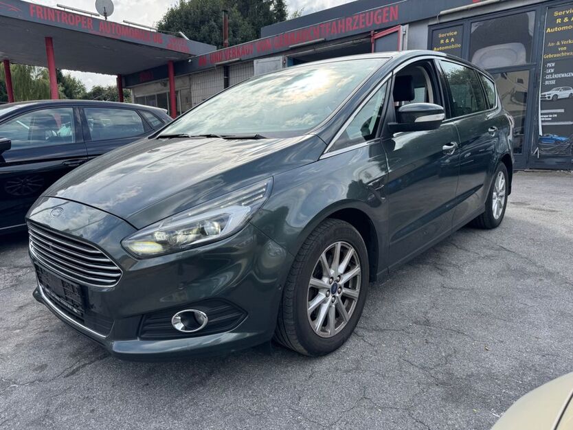 Ford S-Max 208.000 km 7.900 € essen 45359