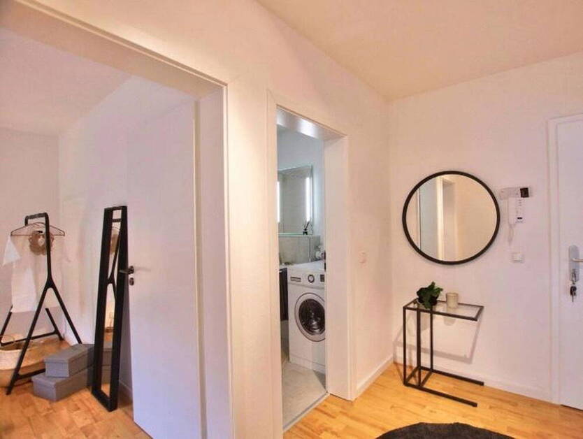 Sofort einziehen: Moderne 2 Zimmer Wohnung mit traumhaftem Sonnenbalkon - sofort bezugsbereit