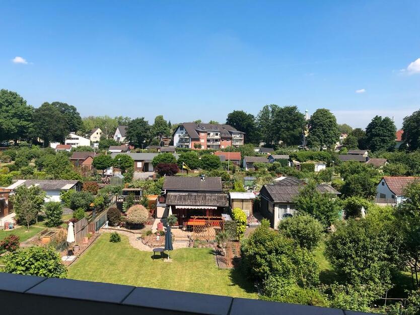 Hochwertig renovierte 3-Zimmer-Wohnung mit unverbaubarem Ausblick