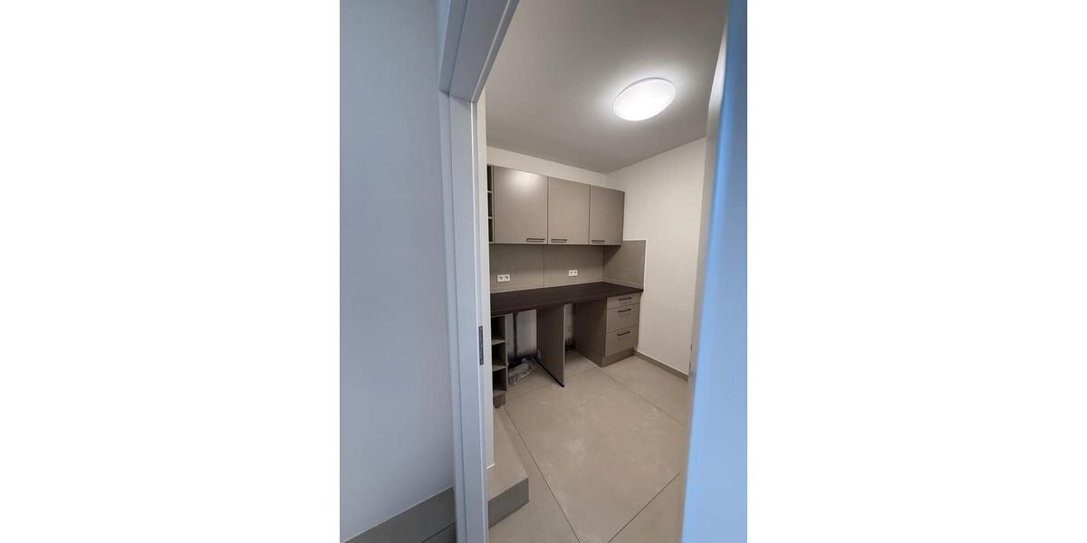 Etagenwohnung Wuppertal Dönberg - 3.5 Zimmer, 150 m&sup2;, 2.200&euro; | Angebot:24335717