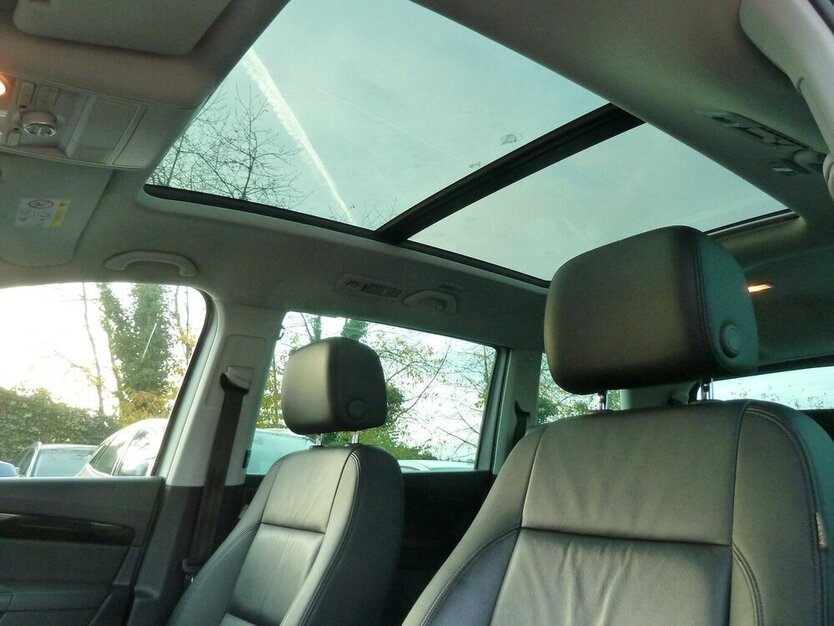 VW Sharan 2.0 TDI DSG Panorama Navi Leder 7 Sitze + 175.000 km 17.900 € Ratingen 40885