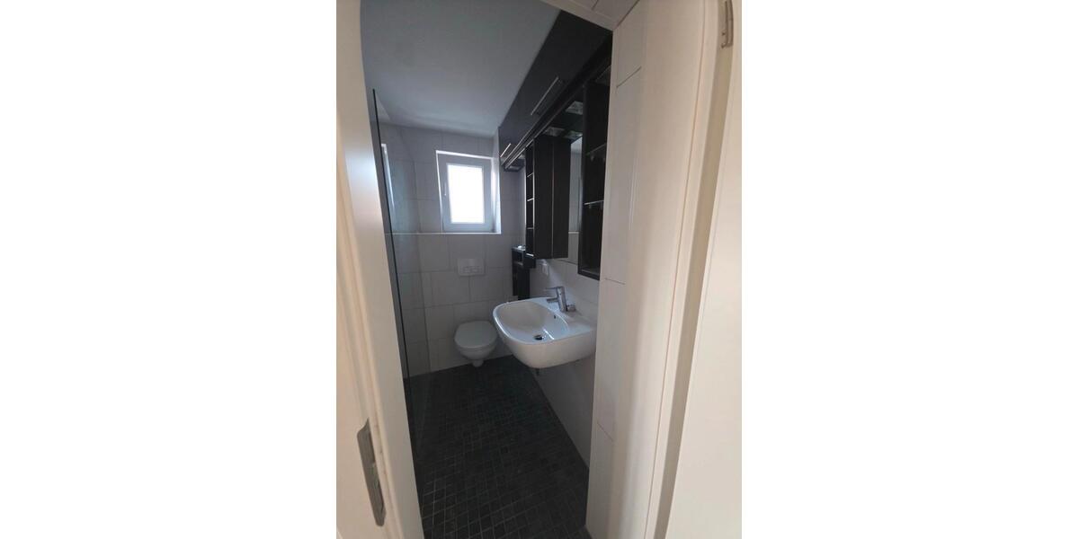 Dachgeschoßwohnung Leverkusen - 3 Zimmer, 75 m&sup2;, 1.200&euro; | Angebot:27546960