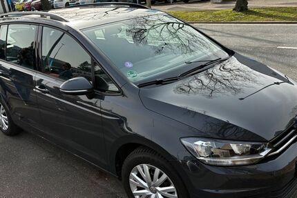 VW Touran 84.000 km 17.800 &euro; Köln 51063