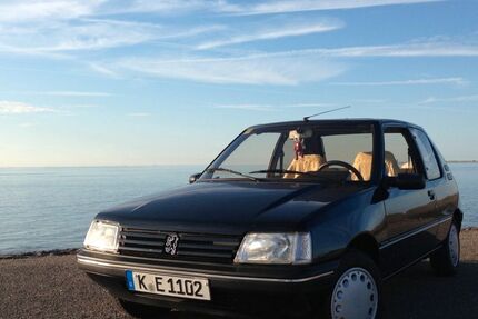 Peugeot 205 117.000 km 2.950 € Köln 50996