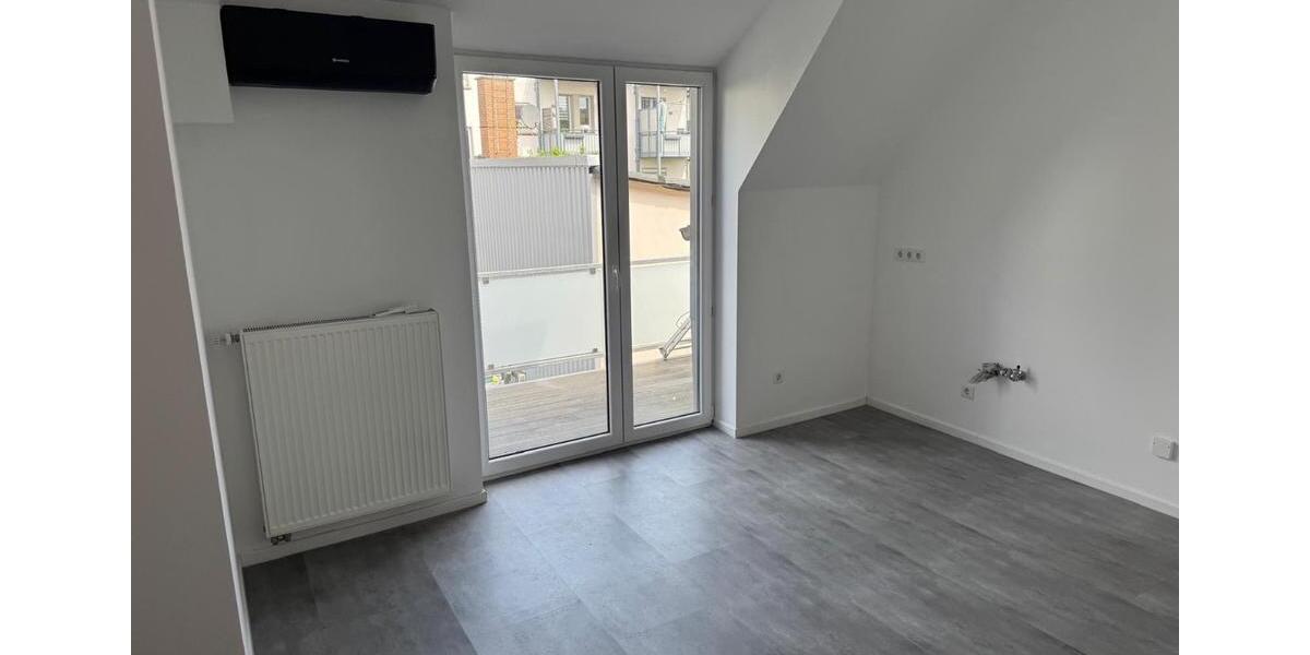 Dachgeschoßwohnung Solingen Burg - 3 Zimmer, 77 m&sup2;, 977&euro; | Angebot:24400556