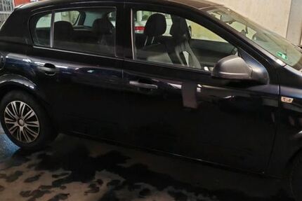 Opel Astra 252.000 km 5.000 &euro; Düsseldorf, Bilk 40225