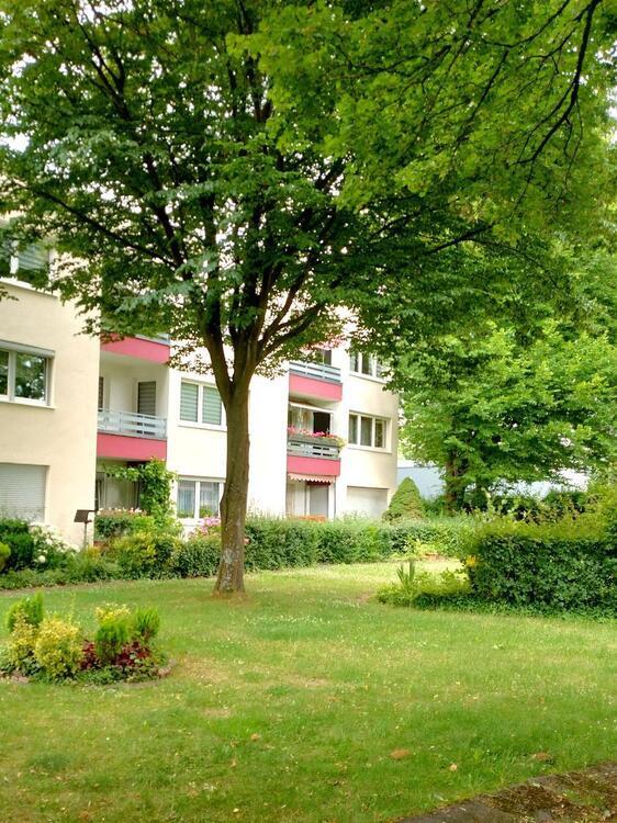 Großzügige 6-Zimmer Wohnung mit Balkon und Gartenmitbenutzung, ruhige und grüne Wohnlage, kleine Eigentümergemeinschaft 6 zimmer