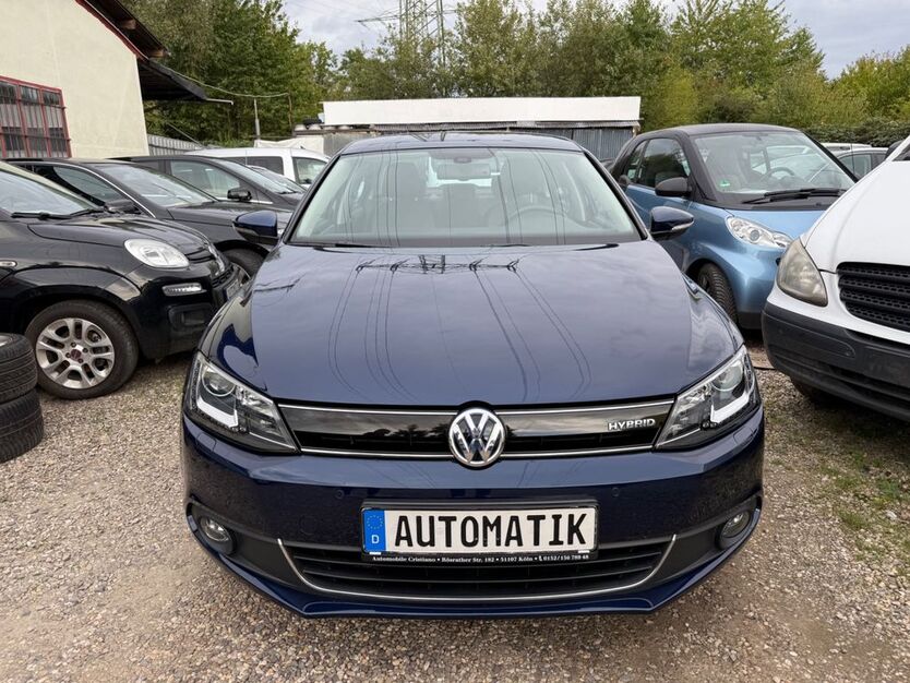 VW Jetta 169.000 km 8.800 € Köln 51107