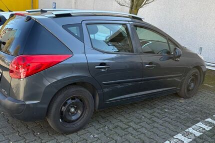 Peugeot 207 136.500 km 1.950 &euro; Köln 51067
