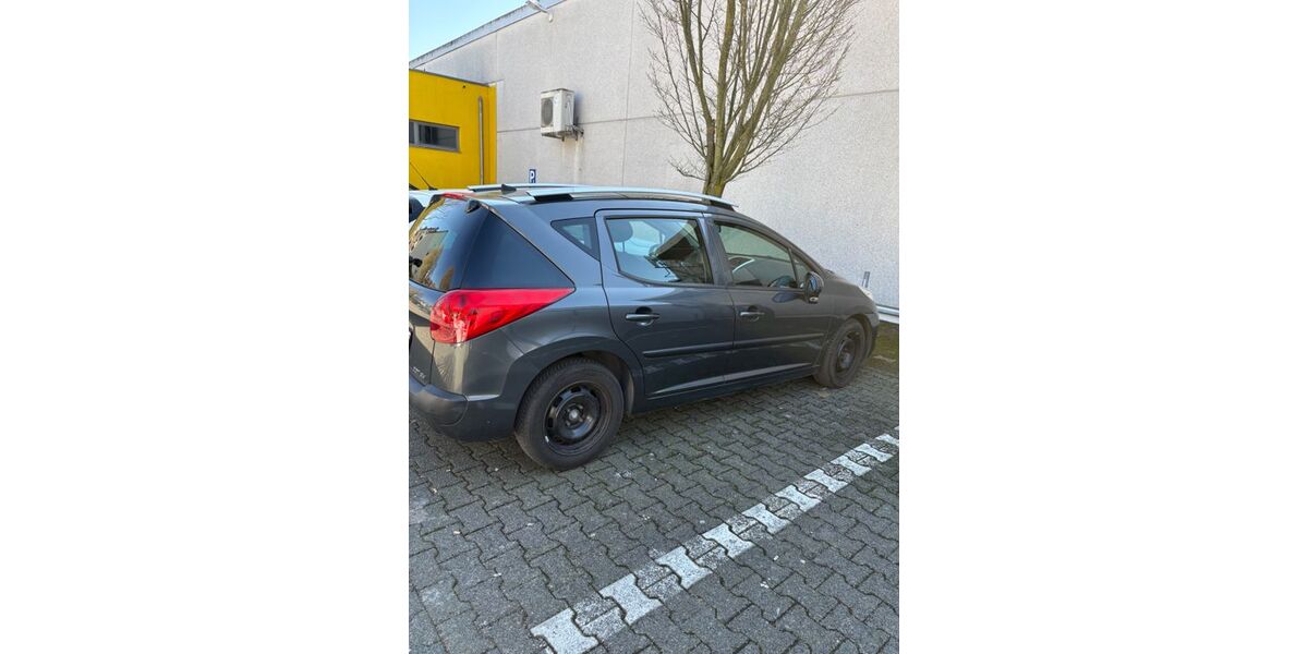 Peugeot 207 136.500 km 1.950 &euro; Köln 51067
