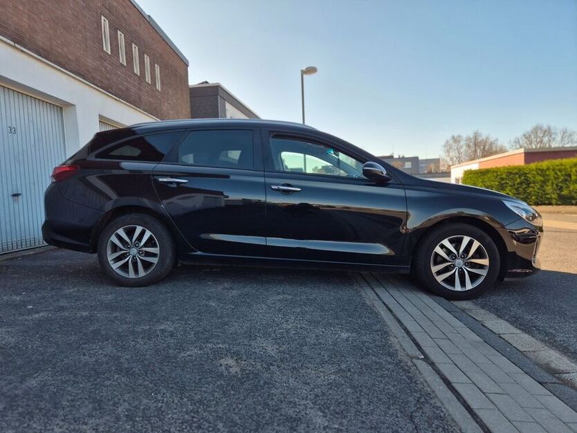 i30