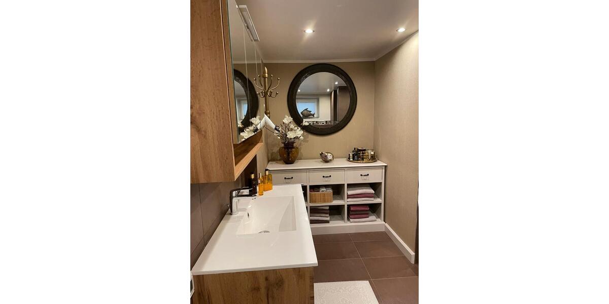 Erdgeschoßwohnung Langenfeld (Rheinland) - 5 Zimmer, 220 m&sup2;, 539.000&euro; | Angebot:25905572