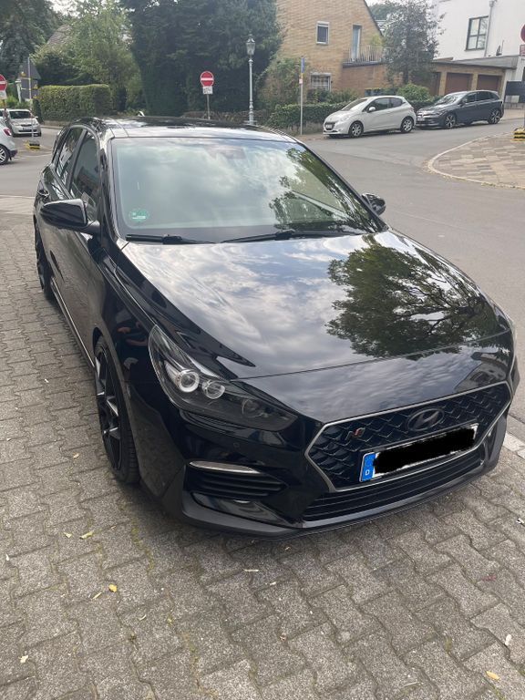 Hyundai i30 96.000 km 21.899 € Düsseldorf 40625